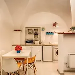 Coronari Stylish Apartment